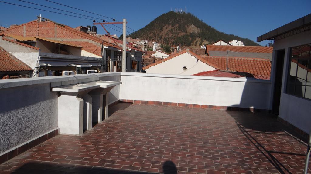 מלון סוקרה Casa De Huespedes Isabella מראה חיצוני תמונה