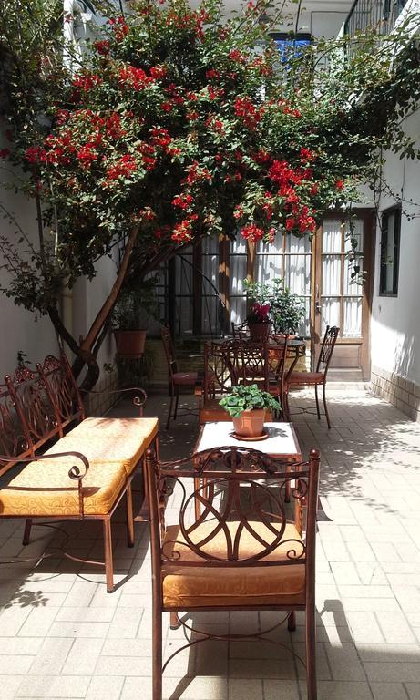 מלון סוקרה Casa De Huespedes Isabella מראה חיצוני תמונה