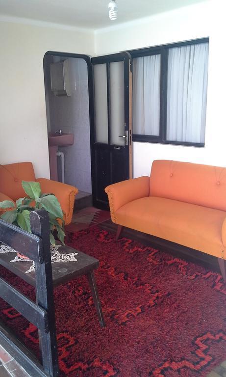 מלון סוקרה Casa De Huespedes Isabella מראה חיצוני תמונה