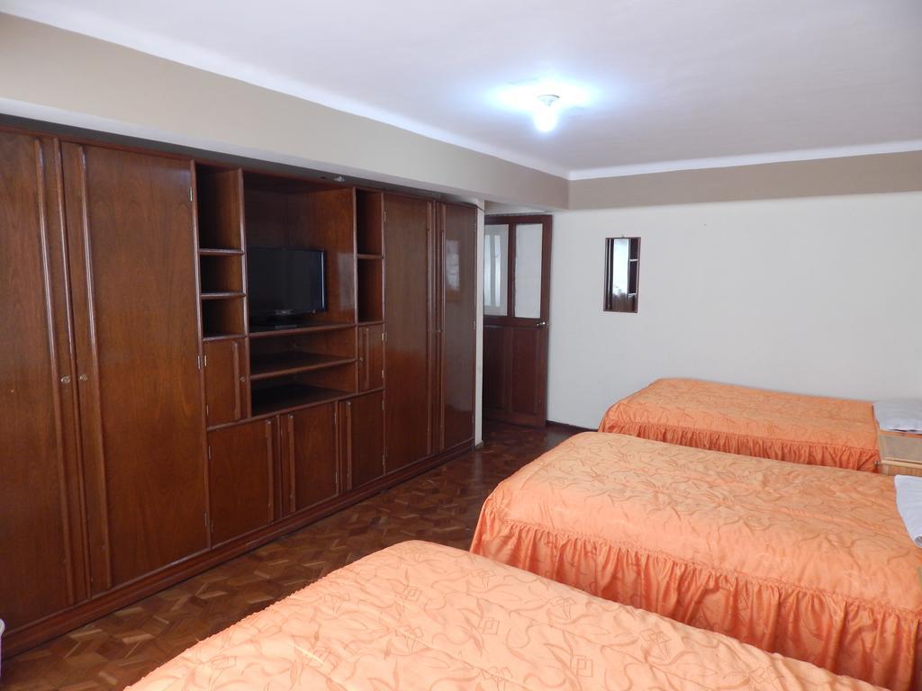 מלון סוקרה Casa De Huespedes Isabella מראה חיצוני תמונה