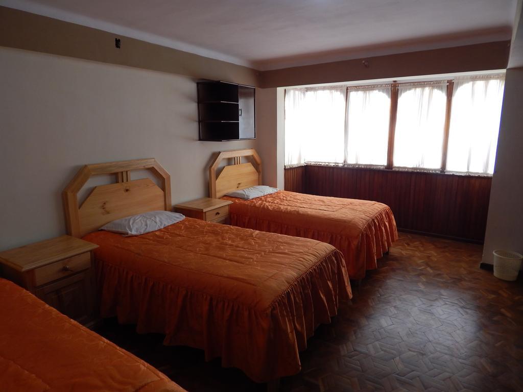 מלון סוקרה Casa De Huespedes Isabella מראה חיצוני תמונה